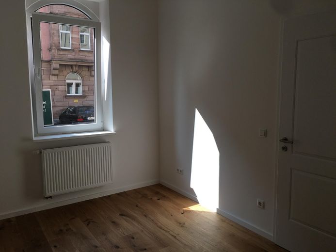 Stilvoll kernsanierte 4-Zi-Altbau-Wohnung – Schlaf- / Arbeitszimmer 2