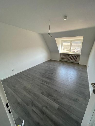 Mehrfamilienhaus in begehrter Lage mit Wertsteigerung durch Ausbaupotenzial – Foto 12