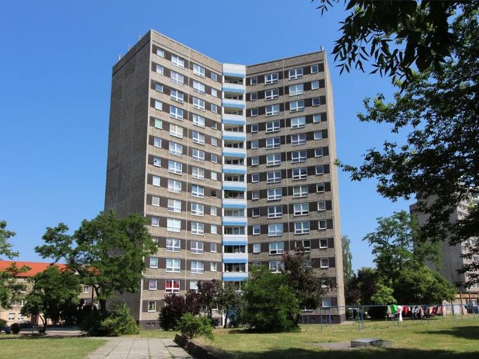 BLICK ÜBER DESSAU... – Foto 1