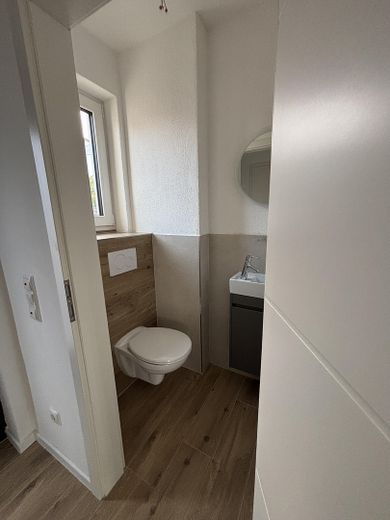 Erstbezug: Helles Reihenendhaus mit Garten & Terrasse – 4 Zimmer – Neubau – Foto 7