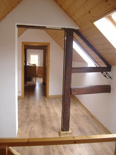 Durchgangszimmer im DG