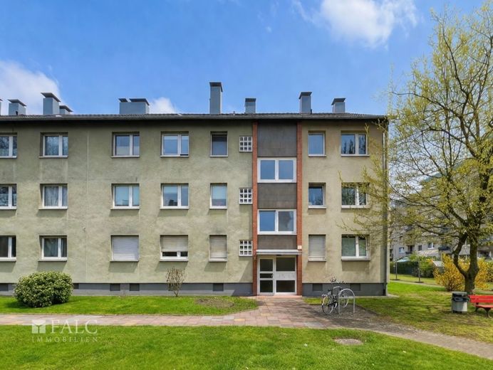 Top renovierte 2-Zimmer-Wohnung mit Balkon in Düsseldorf-Unterrath - sofort bezugsfrei – Außenansicht