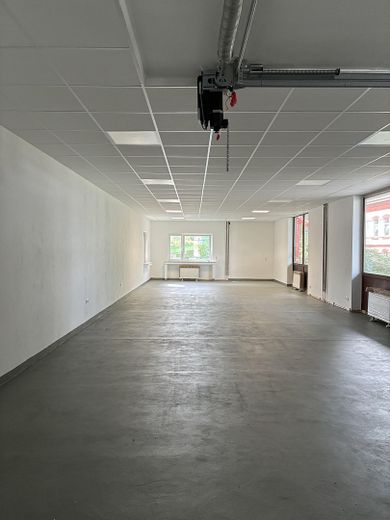 Modernized commercial hall with office in Remscheid – Foto 4