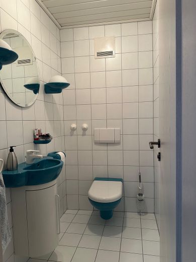 Gepflegtes Zweifamilienhaus in ruhiger Wohnlage in Karlsruhe Palmbach – Gäste WC OG