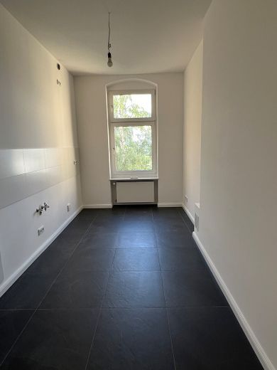 Appartamento di 4 locali appena ristrutturato con due balconi e un ampio soggiorno open space – Foto 3