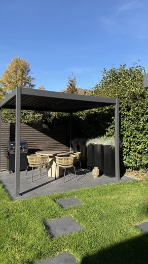Modernes Endhaus am Brabandkanal - großer Privatgarten, Wärmepumpe und Spa – Überdachter Grillplatz