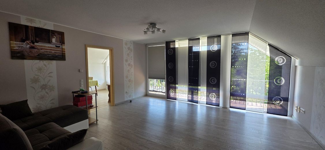 RESERVIERT! - Provisionsfrei: Gepflegtes Zweifamilienhaus mit Gartenparadies in Top-Lage (Köln/Bonn) – Wohnzimmer DG