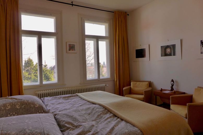 Sanierte bezugsfertige Villa mit Weitblick für Eigennutzung und/oder Kapitalanlage – Schlafzimmer OG