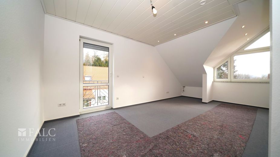 Halbes Haus, volles Glück, sofort einziehen! - FALC Immobilien Heilbronn – Kinderzimmer momentan