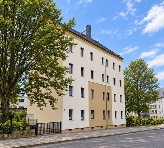 Чудова 4-кімнатна квартира | 135 м² | Балкон | 2 ванні кімнати | Вбудована кухня | Сад – Außen vorne