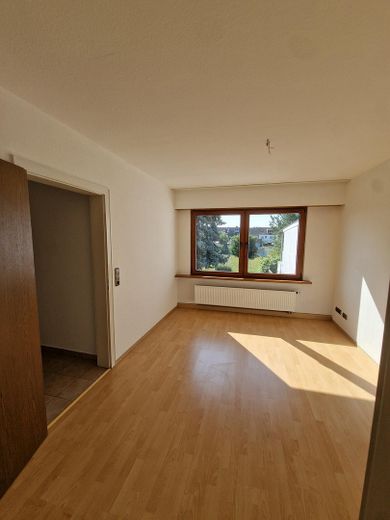 Geräumige Doppelhaushälfte mit großem Garten in ruhiger Lage von Düren-Merken – ab dem 01.11.2026 – 1 . OG Zimmer 3