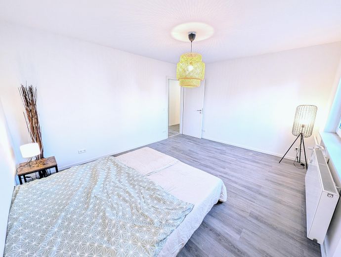 Renovierte Terassen-Wohnung in begehrter Lage Zehlendorf - sofort bezugsfrei, ohne Provision – Schlafzimmer