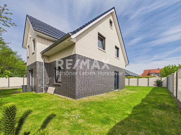 Modernes Einfamilienhaus in Barsinghausen – Aussenansicht