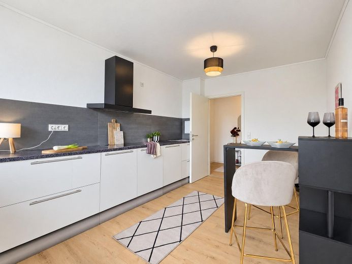 Odnowione mieszkanie 2-pokojowe z balkonem, windą i miejscem postojowym w Saarbrücken – St. Arnual – Zdjęcie 3