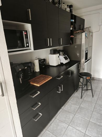 Zentrum Neu-Ulm: Klimatisierte 3-Zimmer-Wohnung mit 2 Balkonen (74 m²) Provisionsfrei! – Küche 2
