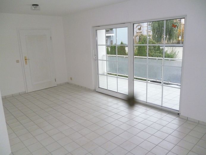 4-R-Etagenwohnung mit Balkon Innenstadtlage Gotha – Wohndiele mit Balkonzugang