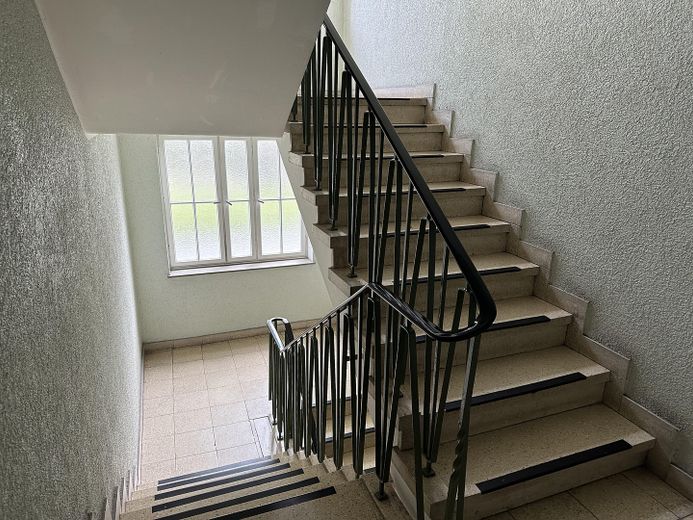 Kassel - Wehlheiden/Mitte: Tolle 3-ZKB-Wohnung mit Süd-Balkon! – Treppenhaus