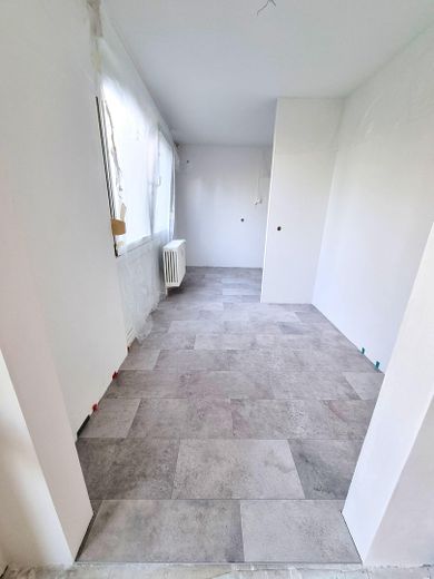 कमीशन-मुक्त! 3,5 कमरों का अपार्टमेंट 78m² – Essbereich (RENOVIERT)