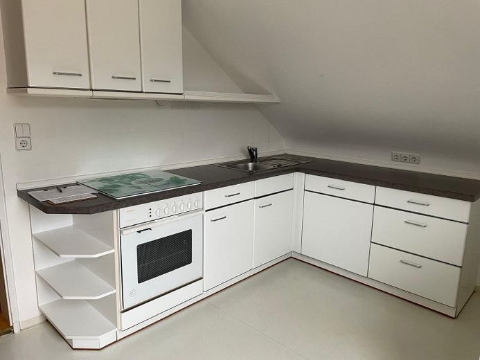 En iyi konumda, konforlu 3 odalı çatı katı dairesi – Fotoğraf 1