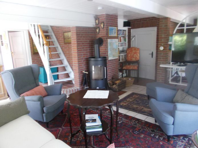 Wohnzimmer, Aufgang zum Boden