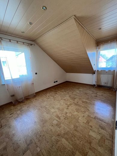Traumhaftes Haus sucht liebevolle Familie mit Kindern – 2. Schlafzimmer OG