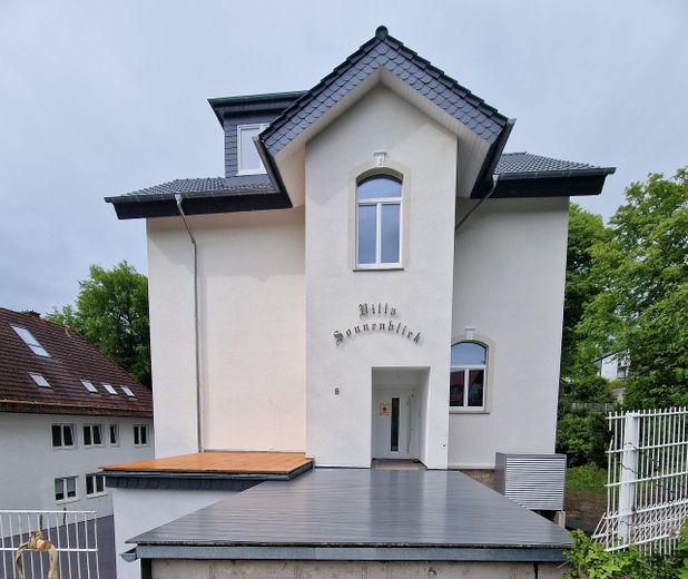 Eingang (noch ohne Geländer)