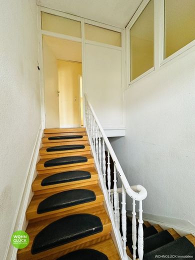 Familienhaus mit Scheune - Ausbaupotential! – Treppe_OG