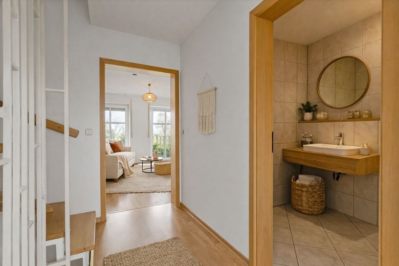 Charmantes Reihenmittelhaus mit viel Platz, Keller und Garten in gefragter Lage von Zwintschöna – Beispiel Flur 1.OG