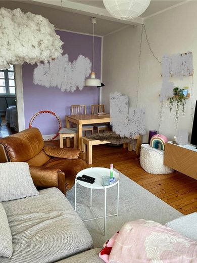 Blücher: heller, solider, Altbau und DG-Neubau - Perfekt für Eigennutzung oder Kapitalanlage – Wohnzimmer