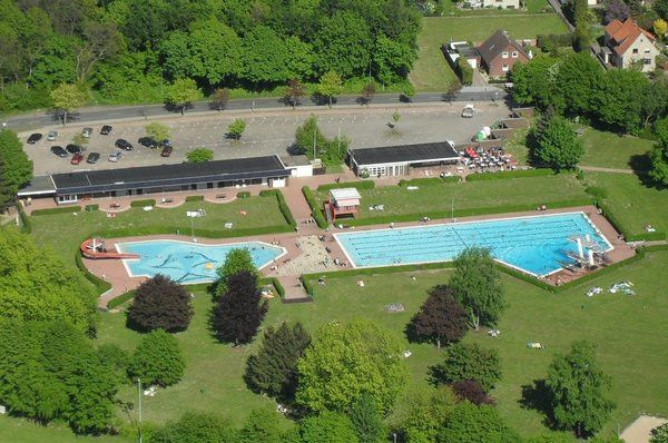 (AG6006) अच्छी लोकेशन और हाल ही में नवीनीकरण! – Freibad im Ort