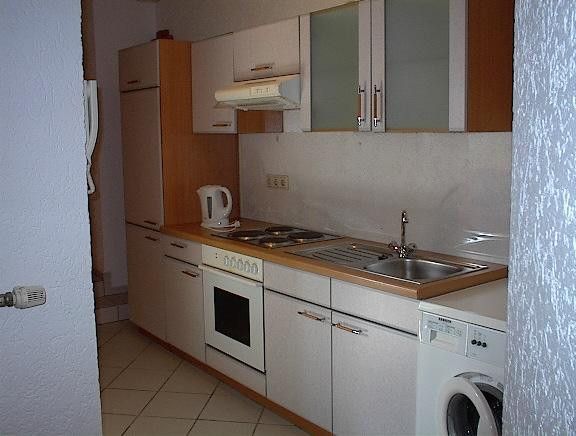 Apartamento individual amueblado con cocina equipada y lavadora – Küche 2