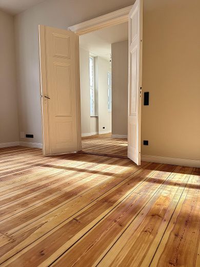 Toplocatie Wilmersdorf: Hoogwaardig gerenoveerde 2-kamerwoning – Foto 6