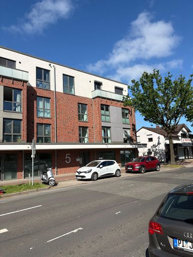 Traumwohnung mit exklusiver Einbauküche und großzügigem Balkon. – Außenansicht 