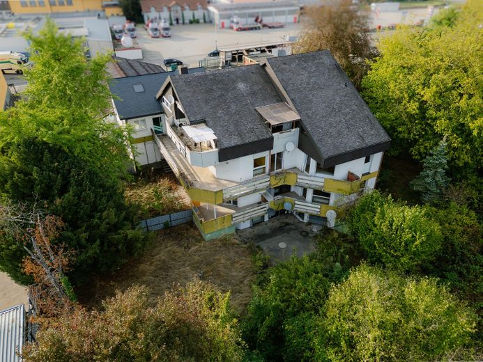 Großes Gewerbegrundstück in Umkirch: Bestand mit 6 Einheiten + Lagerhalle + Entwicklungsfläche – Photo 8
