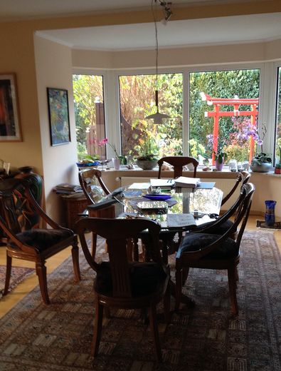 Ihr Rückzugsort. Ihr Kraftplatz. Ihr Zuhause. – Wohnzimmer