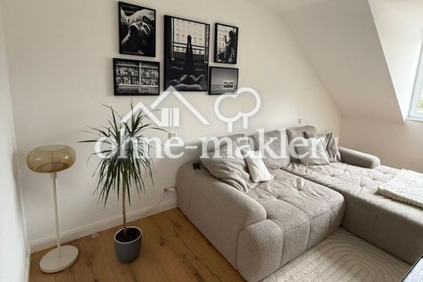 Klimatisierte & helle DG-Wohnung in kernsaniertem Altbau sucht Nachmieter