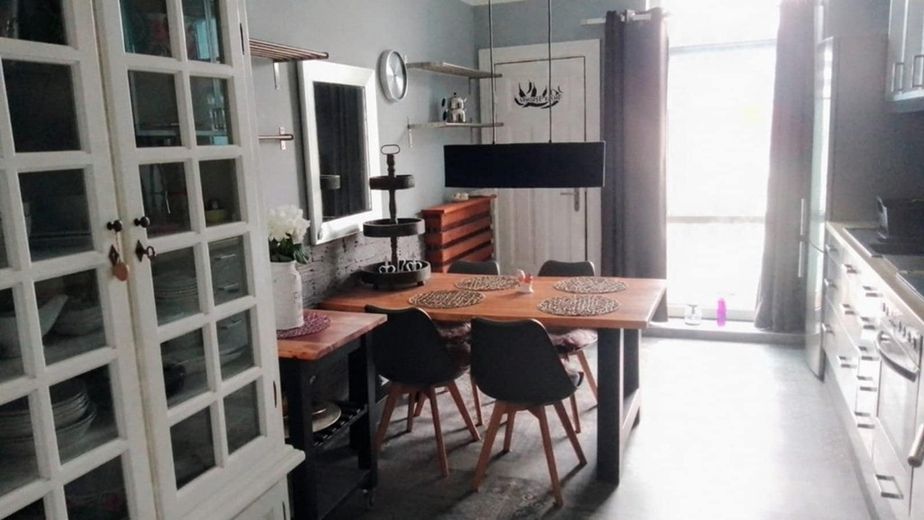 Schöne 2 Zimmer Altbauwohnung voll möbliert – Foto 17