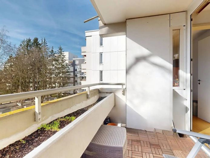 Lichte 2-kamerwoning met BALKON, EBK en ligbad in Ottobrunn – Balkon