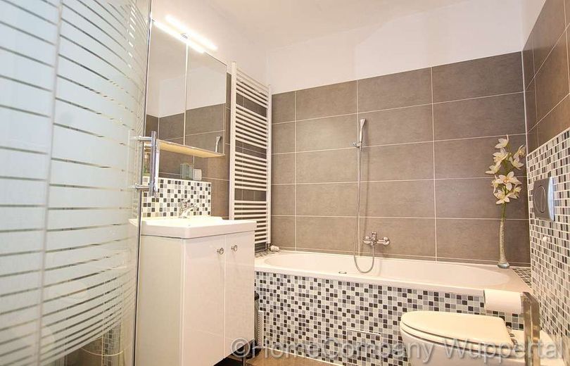 Großzügige Komfortwohnung mit Wellnessbad, Terrasse und DSL – 3d79b1608457cec3e1fd04e4adf5f8c48b5068b0.jpg
