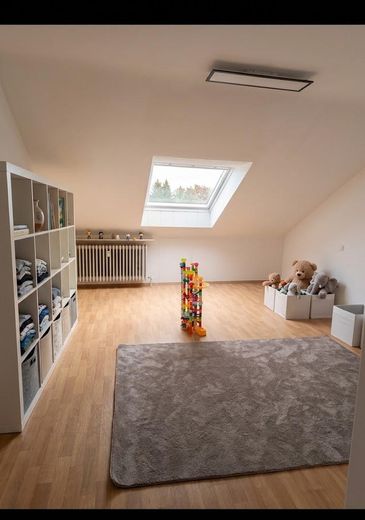 Einmalige Gelegenheit : Großzügiges Dachgeschoss als Mehrgenerationenwohnen oder Kombi-Wohnen – Schlafzimmer linke Seite