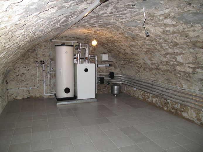 PROVISIONSFREIE 4,5-Zimmer-Wohnung – Gewölbekeller mit Wärmepumpe