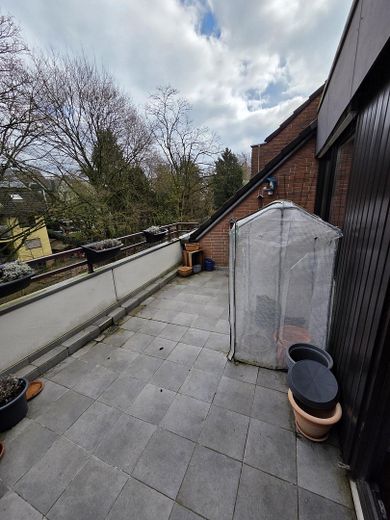 Splendido appartamento all'ultimo piano con camino, due balconi e vista sul verde – Terrasse hinten