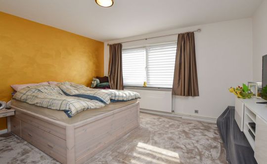 Zauberhaftes und Modernisiertes Endreihenhaus von Privat in Bramfeld zu Wellingsbüttel – Schlafzimmer