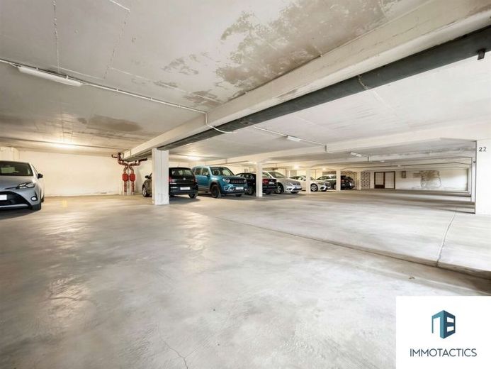 Place de stationnement en parking souterrain dans un quartier résidentiel établi à Bad Kreuznach - pour usage propre ou location – Foto 1