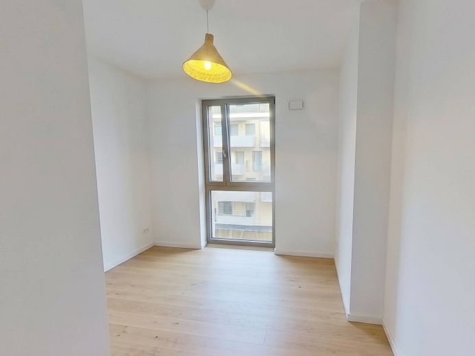 **Hochwertige 3-Zi.-Neubauwhg. mit EBK, 2 Bädern, Balkon und Rheinblick, direkt am Zollhafen** – Schlafzimmer II
