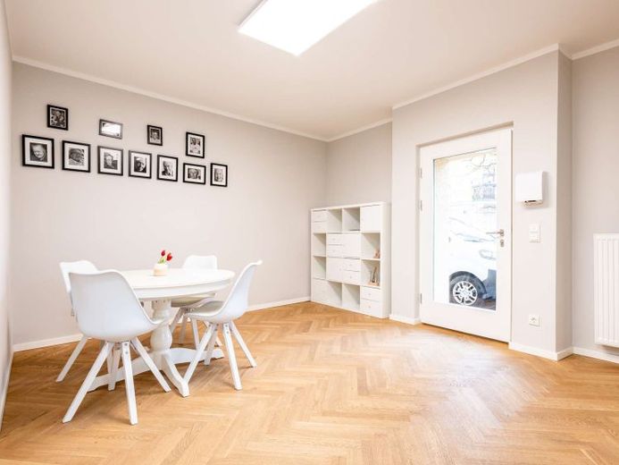Rara opportunità di investimento a Monaco-Altperlach: unità commerciale con locazione a breve termine autorizzata – Foto 1