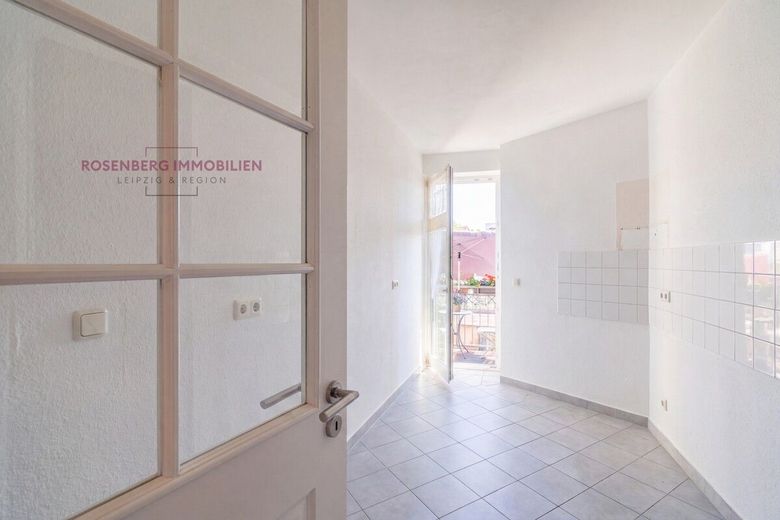 Denkmalgeschützte 3-Zimmer-Eigentumswohnung mit Balkon und Aufzug - Provisionsfrei! – Immobilie verkaufen in Leipzig_ 3-Raumwohnung_Rosenberg Immobilien Leipzig_Küche