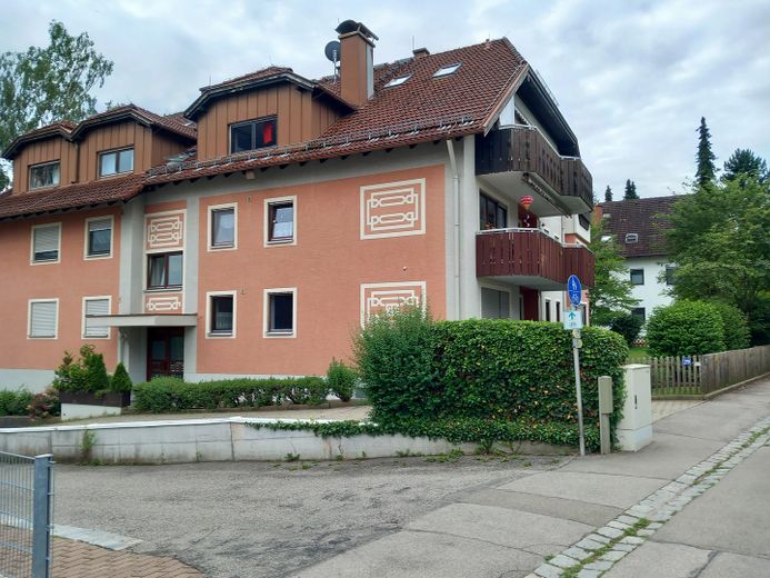 Ein Logenplatz im Grünen – großzügige 3-Zimmer-Wohnung – Außenansicht