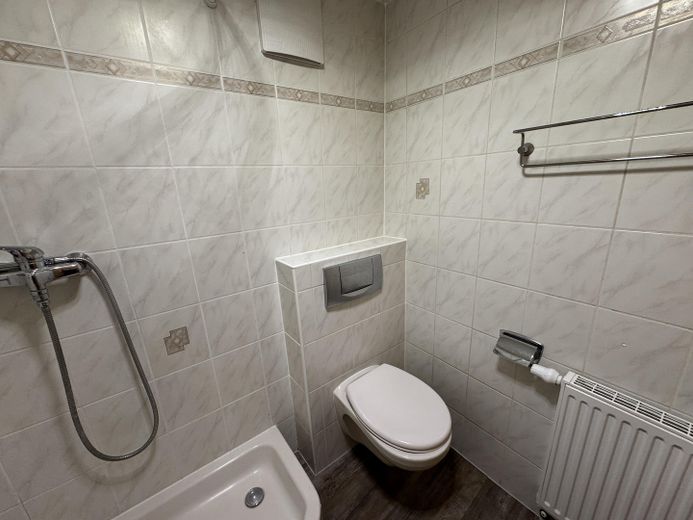 Mitten im Leben - Wohnung Kornmarkt 4 -4ZKB-  zu vermieten! – Bad 