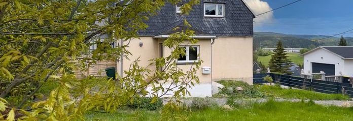 Il vostro rifugio nei Monti Metalliferi – casa con ampio terreno vicino a Seiffen